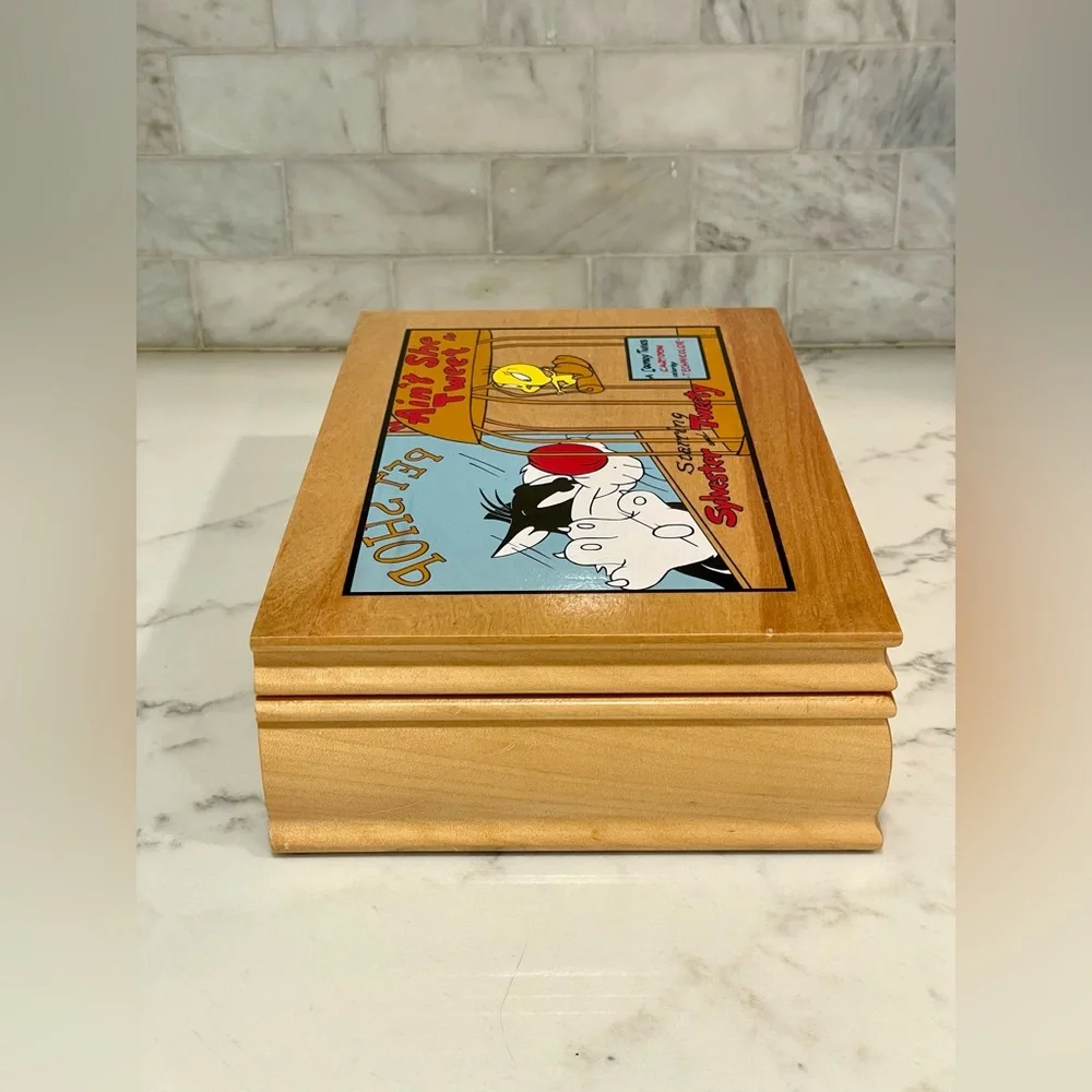 Looney Tunes‎ wooden jewelry box w/ Sylvester & Tweety- Vintage